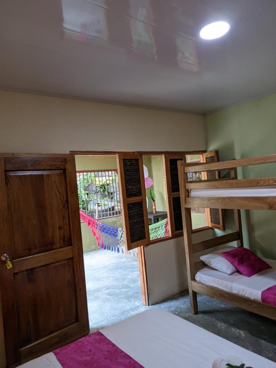 Sierra Kay Hostel Guachaca Exterior foto